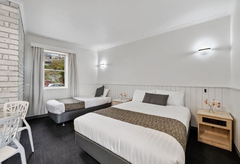 家庭间, Coach House Launceston