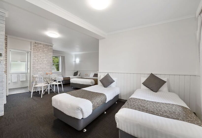 패밀리 룸, Coach House Launceston