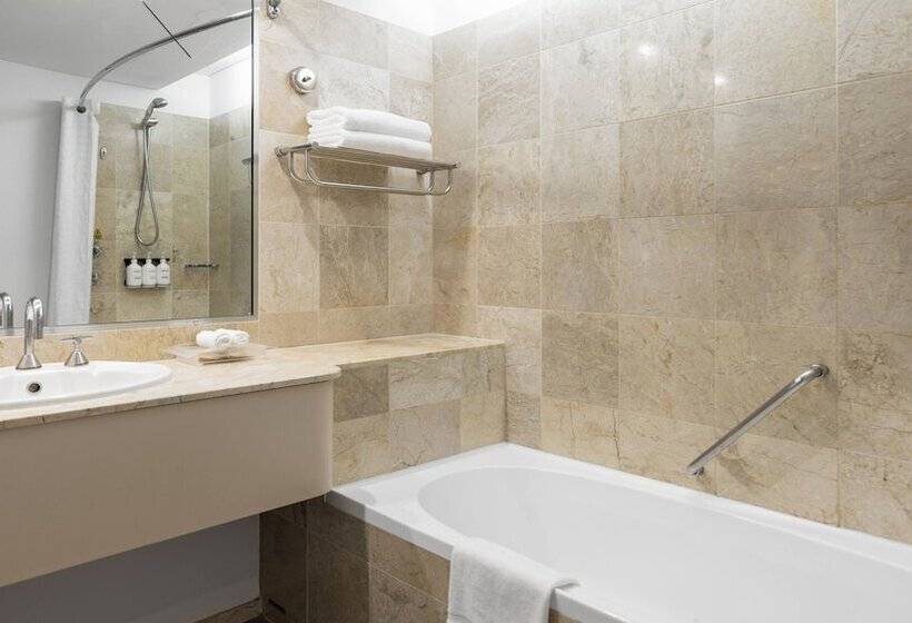 اتاق استاندارد با 2 تخت دوبل, Holiday Inn Sydney Potts Point