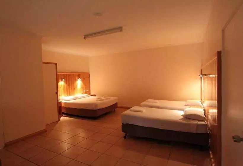 ファミリールーム, Lazy River Motor Inn