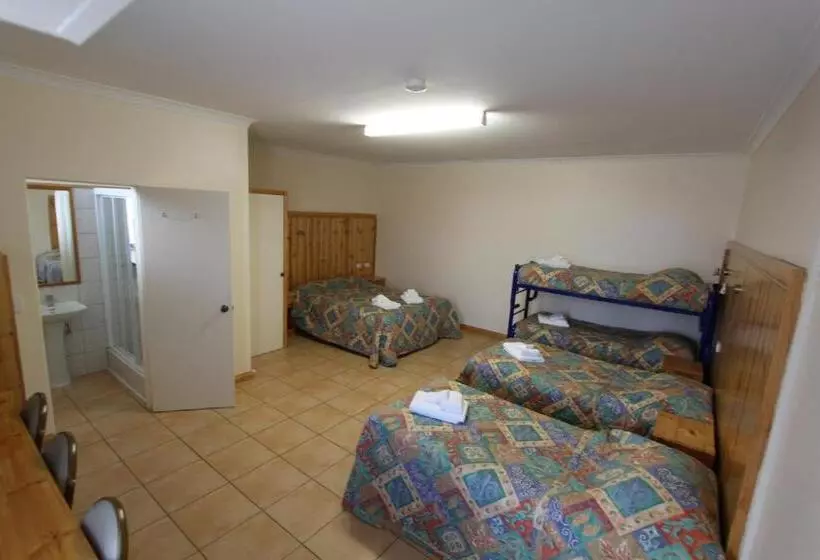 ファミリールーム, Lazy River Motor Inn