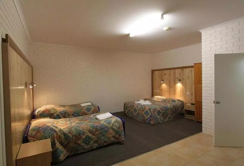 ファミリールーム, Lazy River Motor Inn