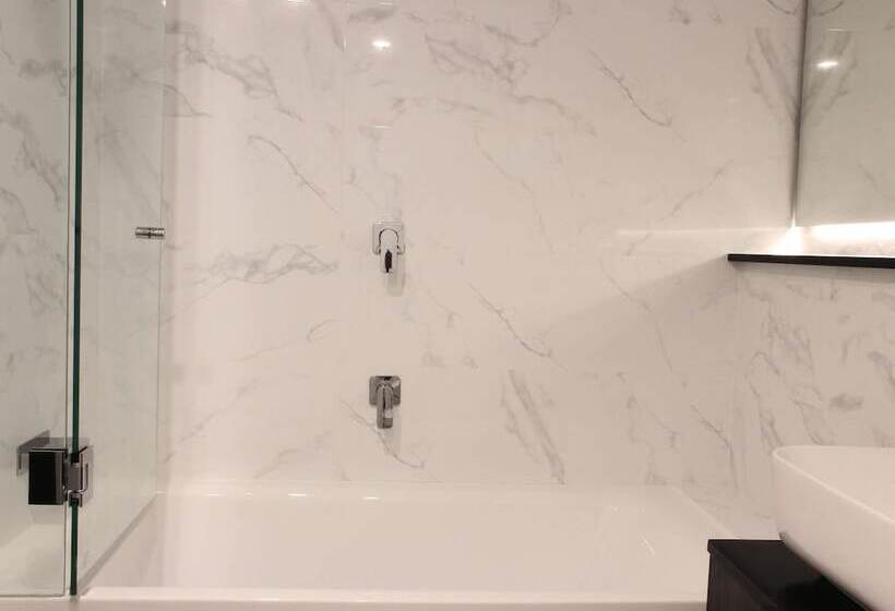 اتاق خانوادگی, Mercure Sydney