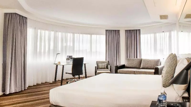 اتاق دلوکس با تخت کینگ و چشم‌انداز شهر, Mercure Sydney