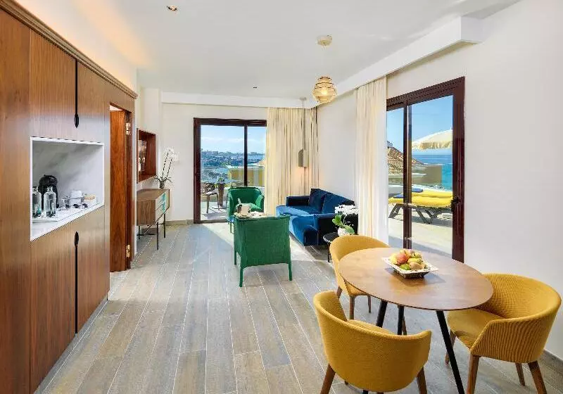 اتاق استاندارد با چشم‌انداز شهر, Mercure Sydney