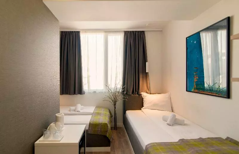 اتاق دلوکس با تخت کینگ و چشم‌انداز شهر, Mercure Sydney