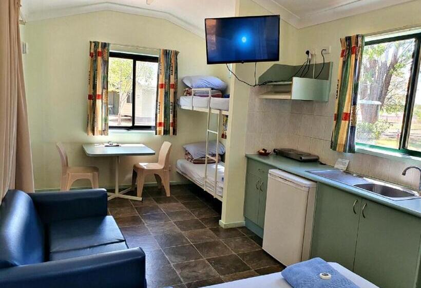 בקתה סטנדרטית, Knotts Crossing Resort