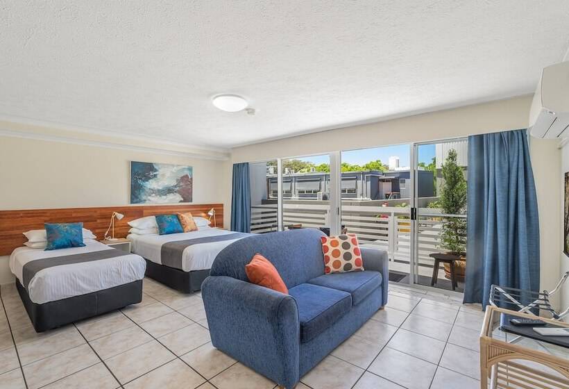 高级三人间, Nelson Towers Motel & Apartments