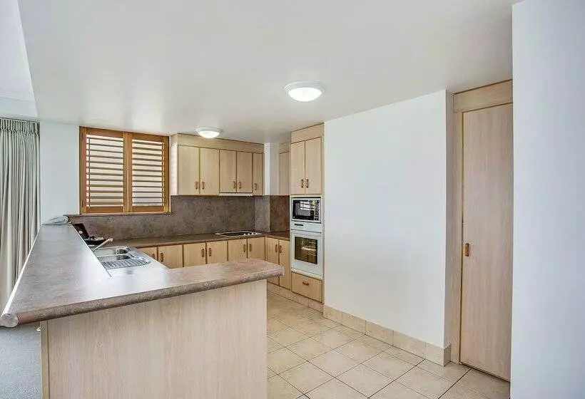 آپارتمان 3 خوابه با چشمانداز دریا, Mantra Sun City