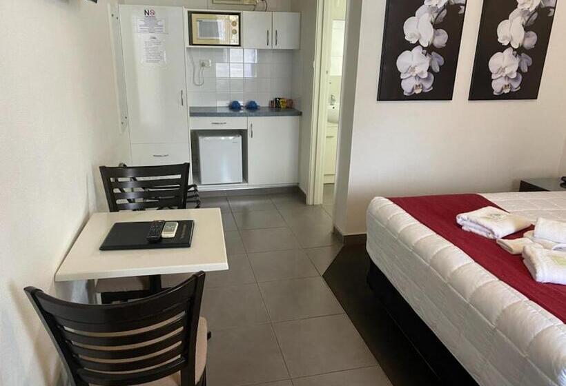 غرفة قياسية, The Esplanade Motel