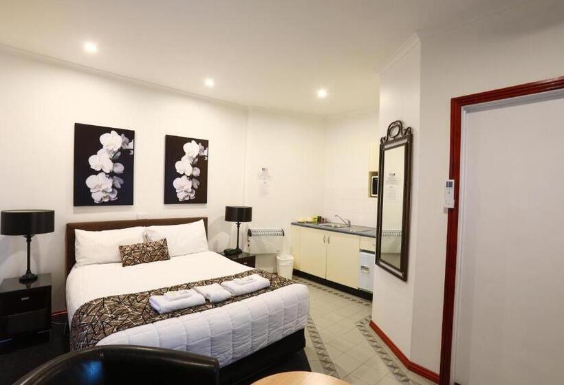 غرفة قياسية, The Esplanade Motel