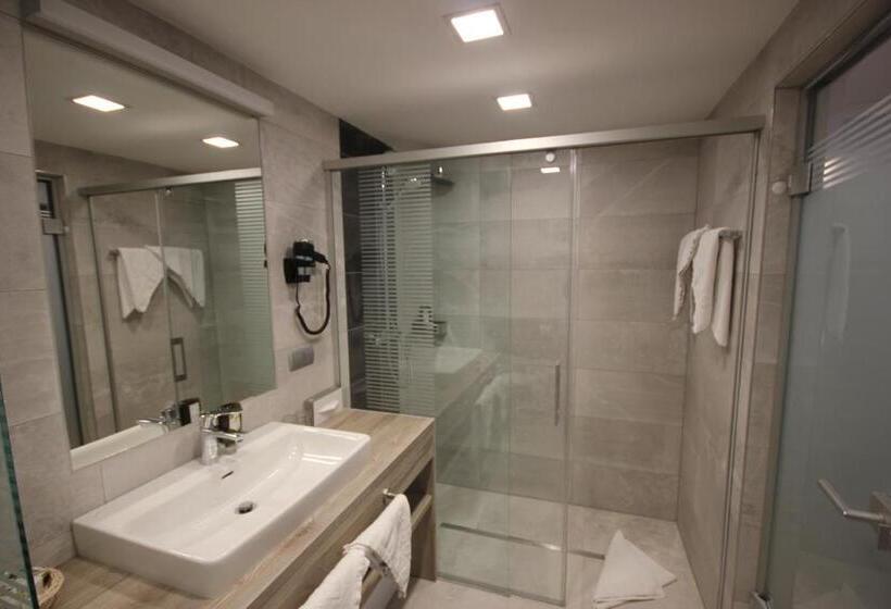 Номер Стандарт с Балконом, Familienhotel Post