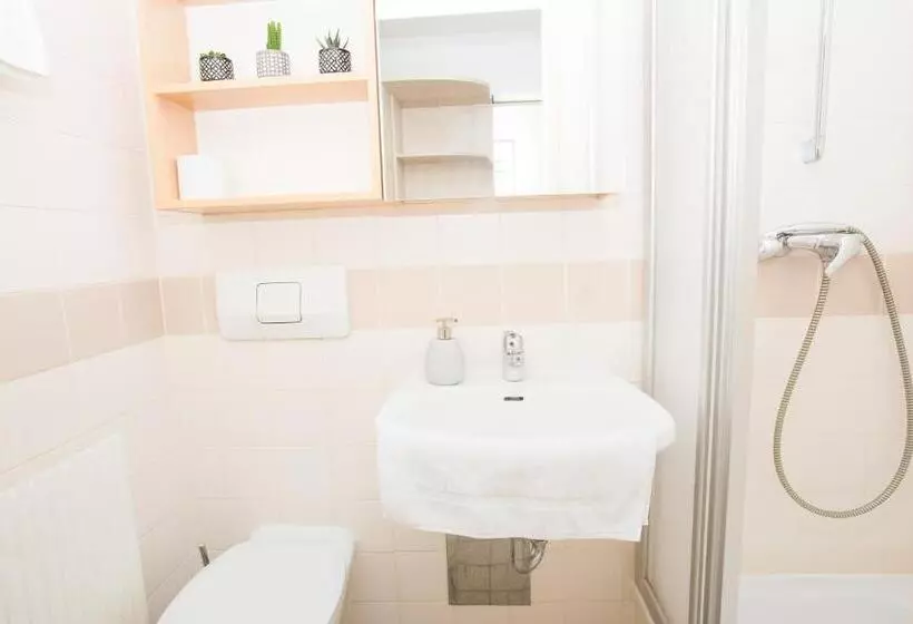 اتاق استاندارد سه نفره, Mynext Hotel Rudy