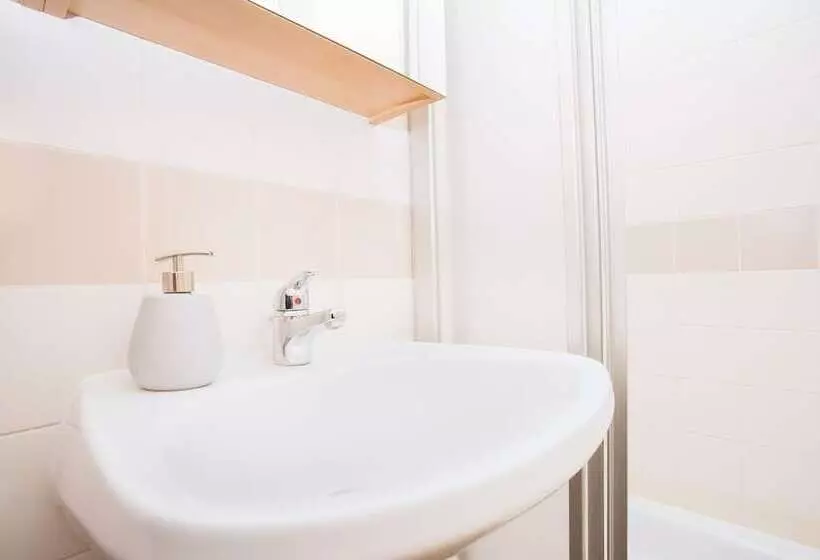 اتاق استاندارد یک نفره, Mynext Hotel Rudy