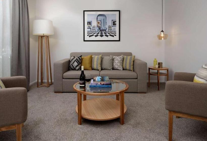 带大床的高级房间, Rydges Hobart