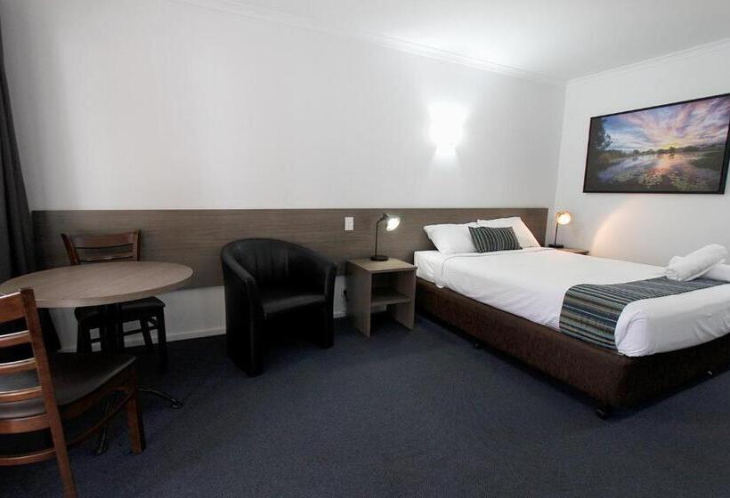 اتاق اجرایی, Sugar Country Motor Inn