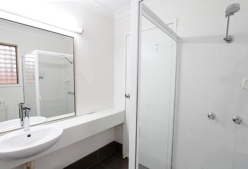 اتاق اجرایی, Sugar Country Motor Inn