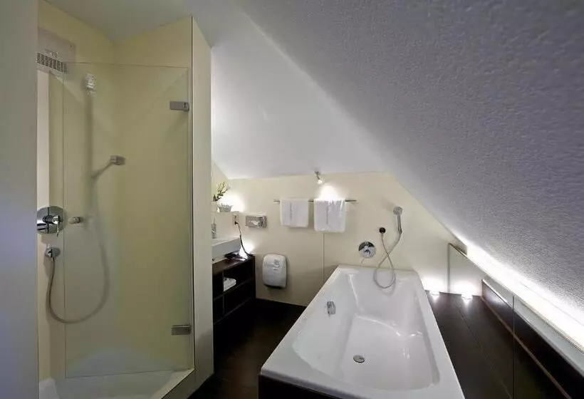 スイート, Kleines Hotel Kärnten