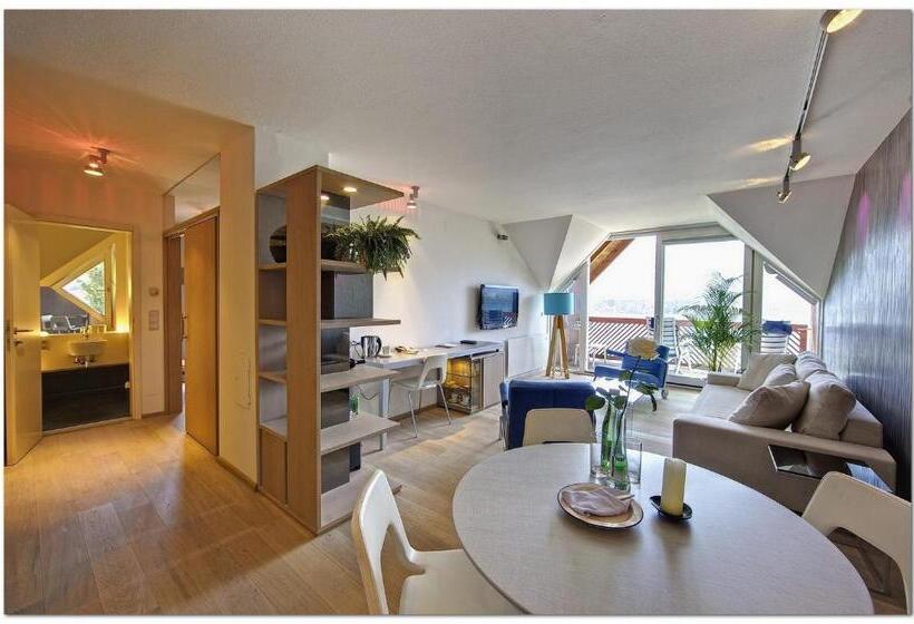 סוויטה, Kleines Hotel Kärnten