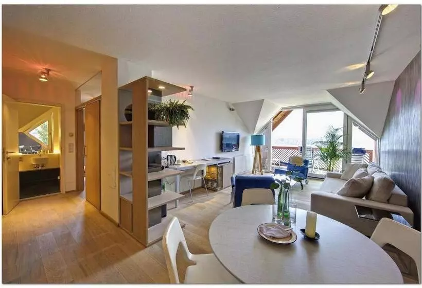 スイート, Kleines Hotel Kärnten