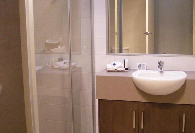 חדר סטנדרט עם מיטת קינג, Rich River Golf Club