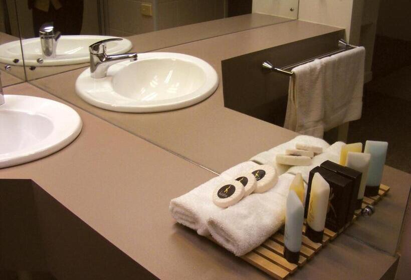 חדר סטנדרט עם מיטת קינג, Rich River Golf Club