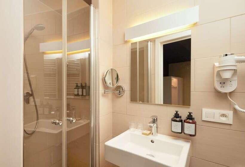 기본룸, C Hotels Burlington