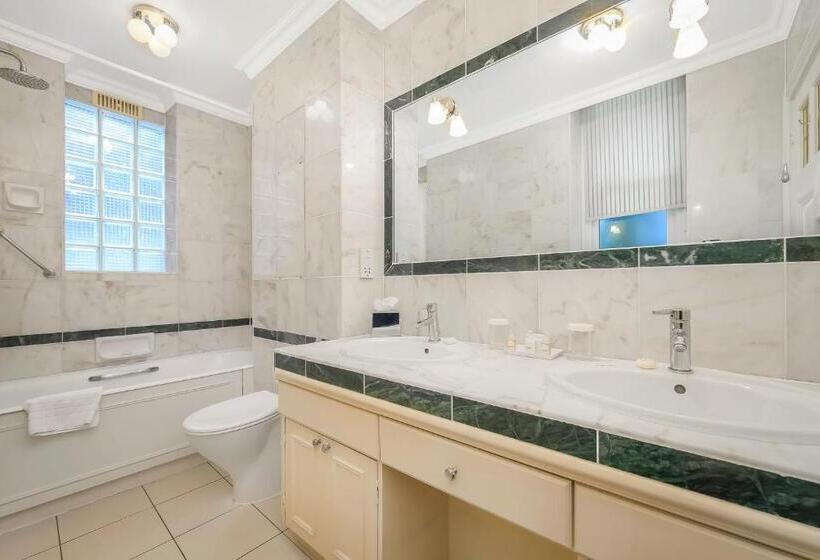 スタンダードスタジオ, 44 Curzon Street By Mansley