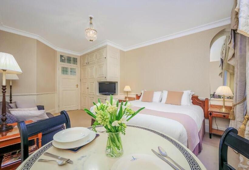 スタンダードスタジオ, 44 Curzon Street By Mansley