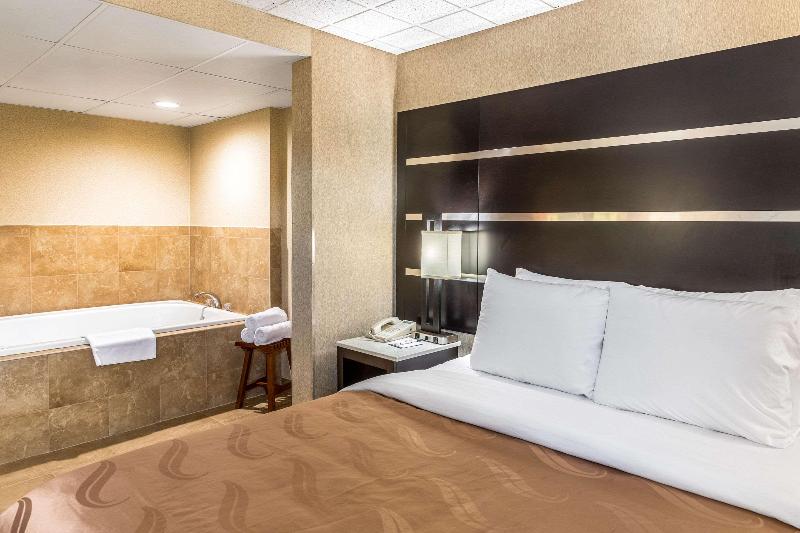 スタンダードスタジオ, 44 Curzon Street By Mansley