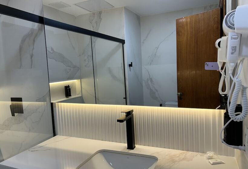 اتاق لوکس سه تخته, Americas Benidorm