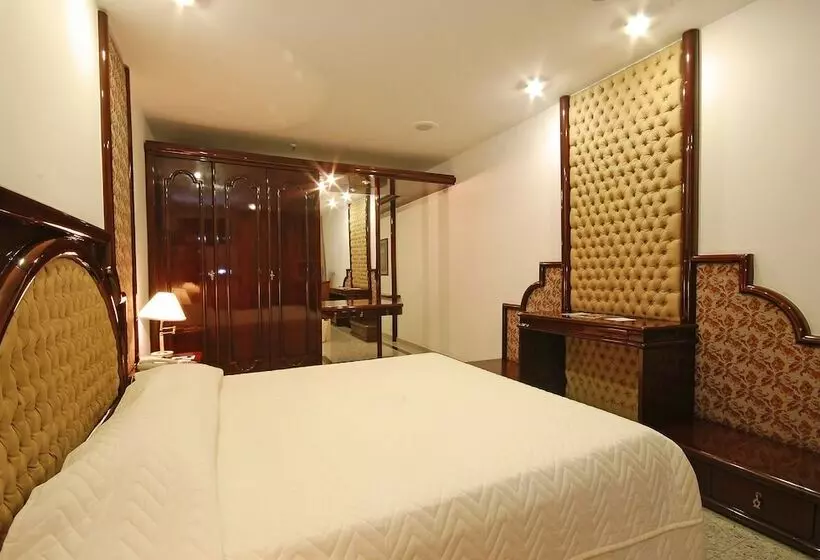 اتاق لوکس, Americas Benidorm