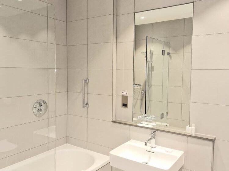 Номер Стандарт, Astor Court