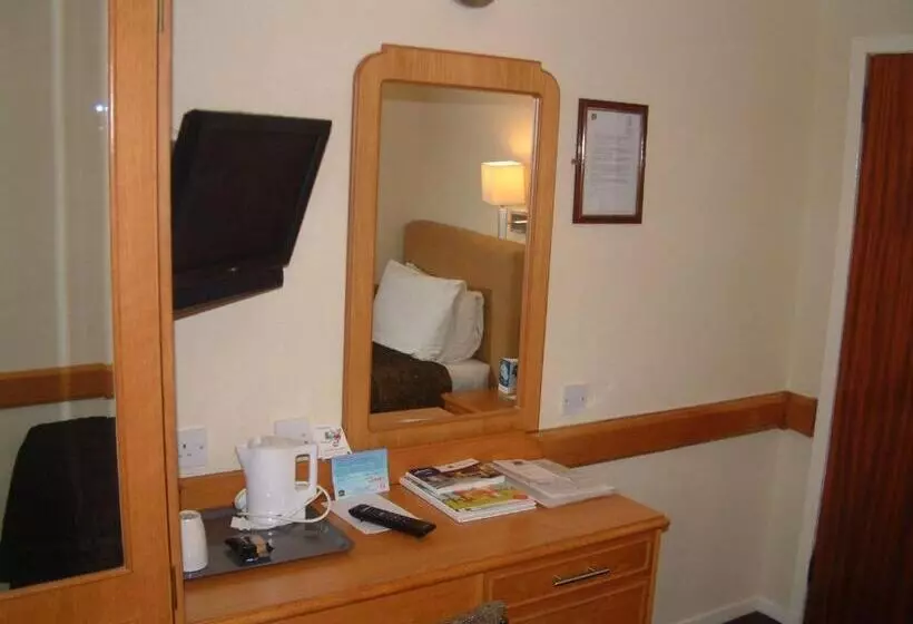 Basic Yhden Hengen Huone, Best Western Kings Manor