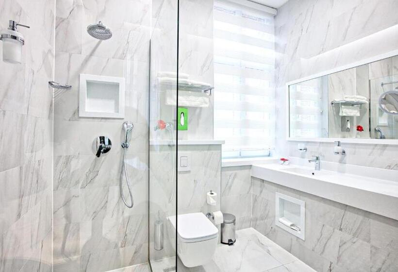 اتاق خانوادگی, Central Sarajevo