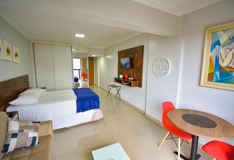 スタンダードルーム, Garvey Park