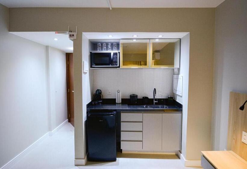 スタンダードトリプルルーム, Garvey Park