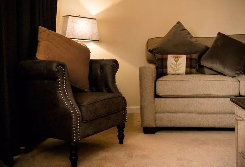 سوییت, Nevis Bank Inn
