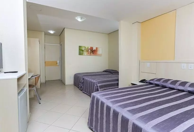 スタンダード４人部屋, Suarez Sao Leopoldo