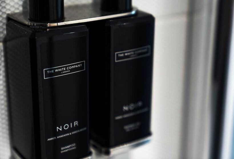 行政房间, Bromley Court Hotel London