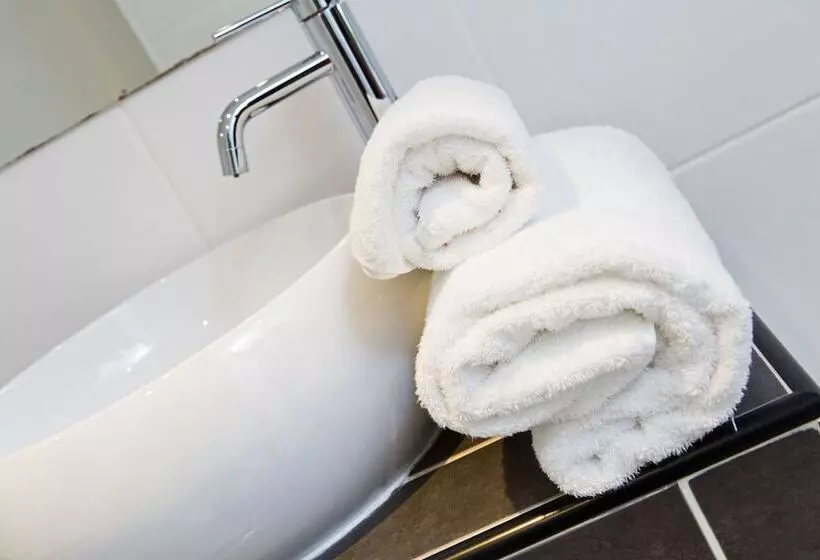 اتاق استاندارد برای معلولان, Lake District Castle Inn