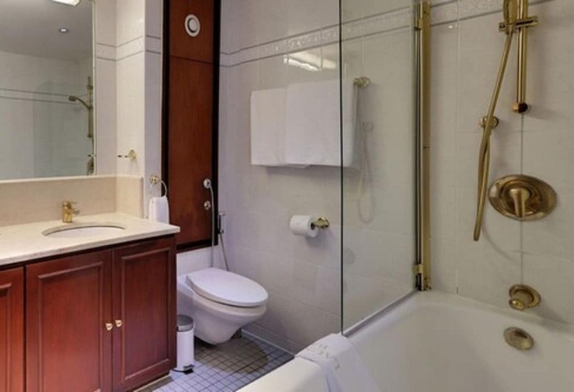 آپارتمان 3 خوابه, Carlton Court   Mayfair