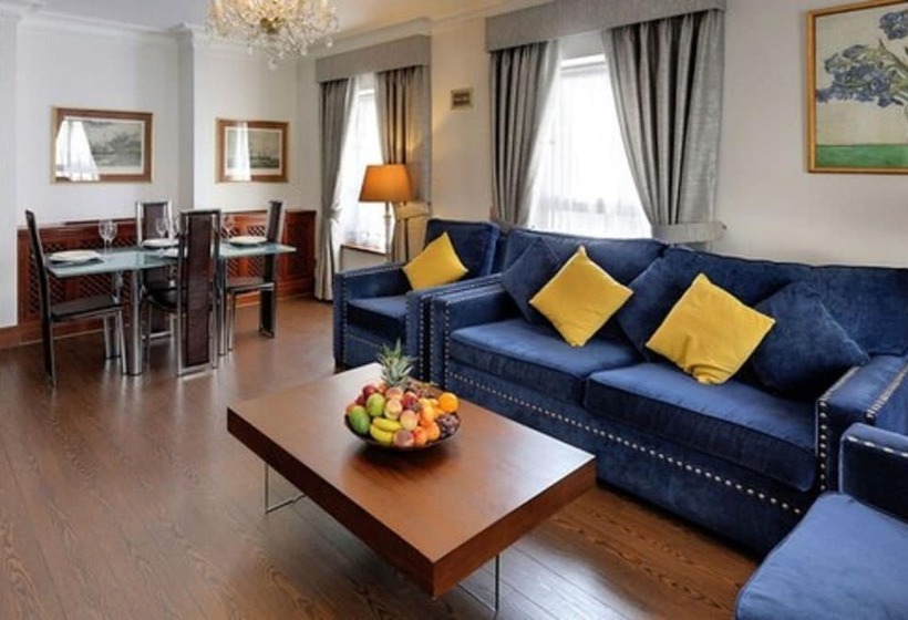 带3个卧室的公寓, Carlton Court Mayfair