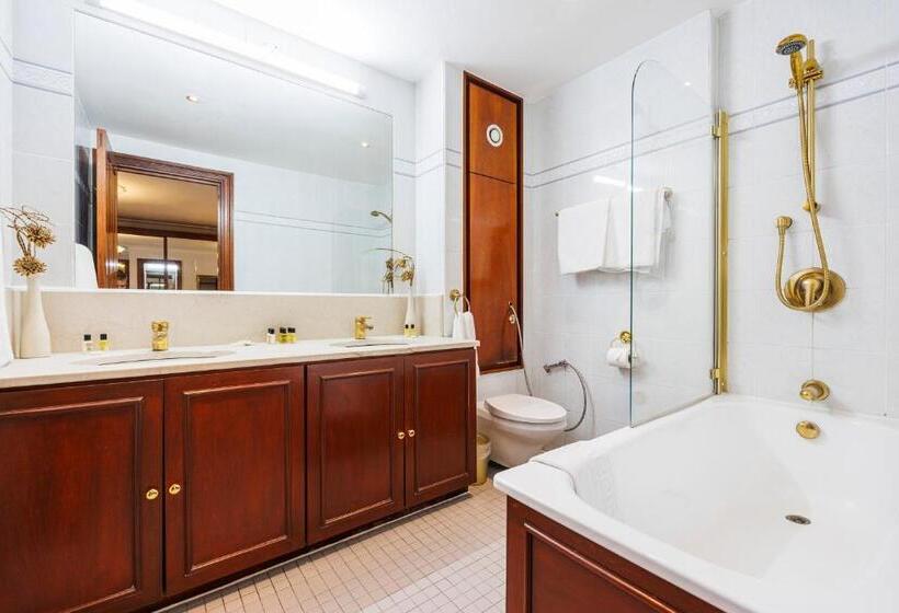 带3个卧室的公寓, Carlton Court Mayfair