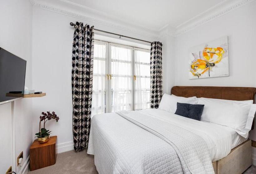 آپارتمان 3 خوابه, Carlton Court   Mayfair