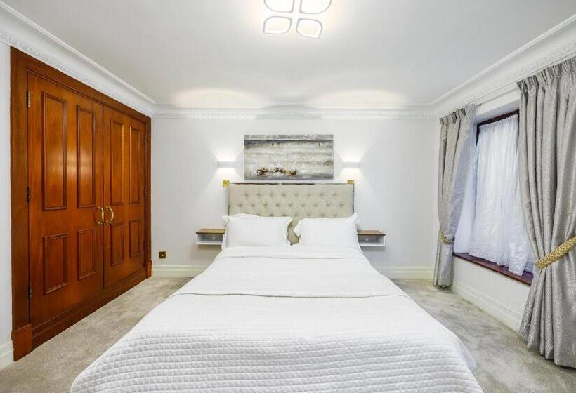 , Carlton Court   Mayfair