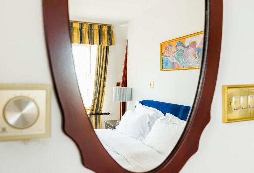 带1个卧室的顶楼公寓, Carlton Court Mayfair