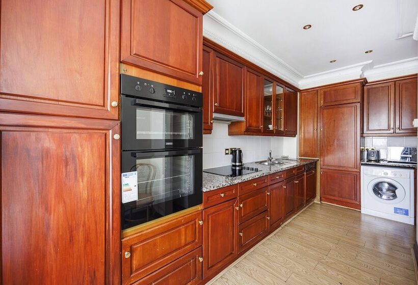 آپارتمان لوکس 2 خوابه, Carlton Court   Mayfair