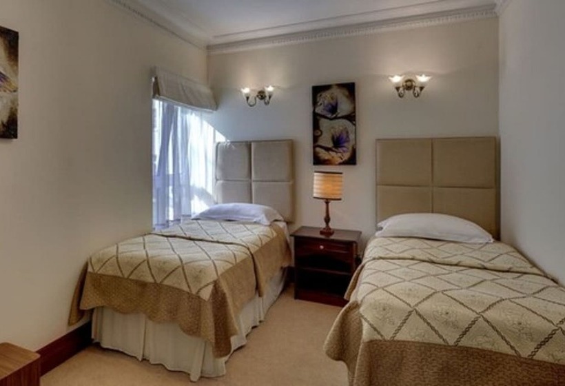 Апартаменты 3 Спальни, Carlton Court Mayfair