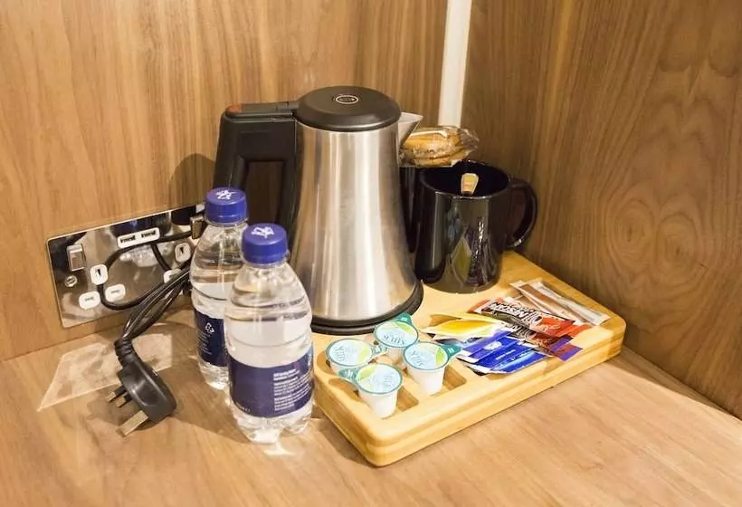 スタンダードトリプルルーム, Cheshire Hotel Central London